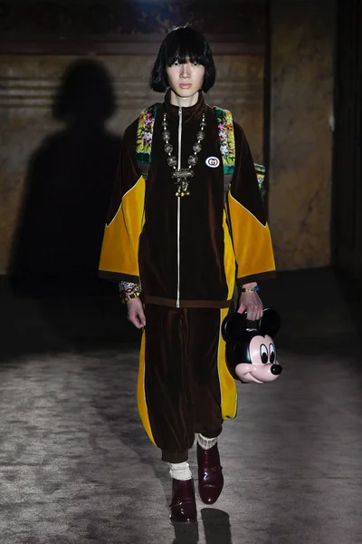 Look 35